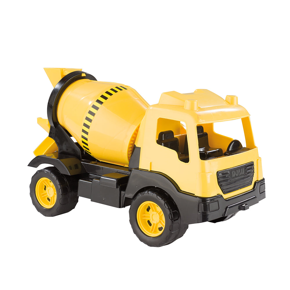 Camion-citerne de ciment plein